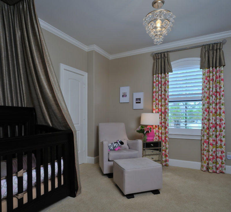 Curtains in the nursery 19